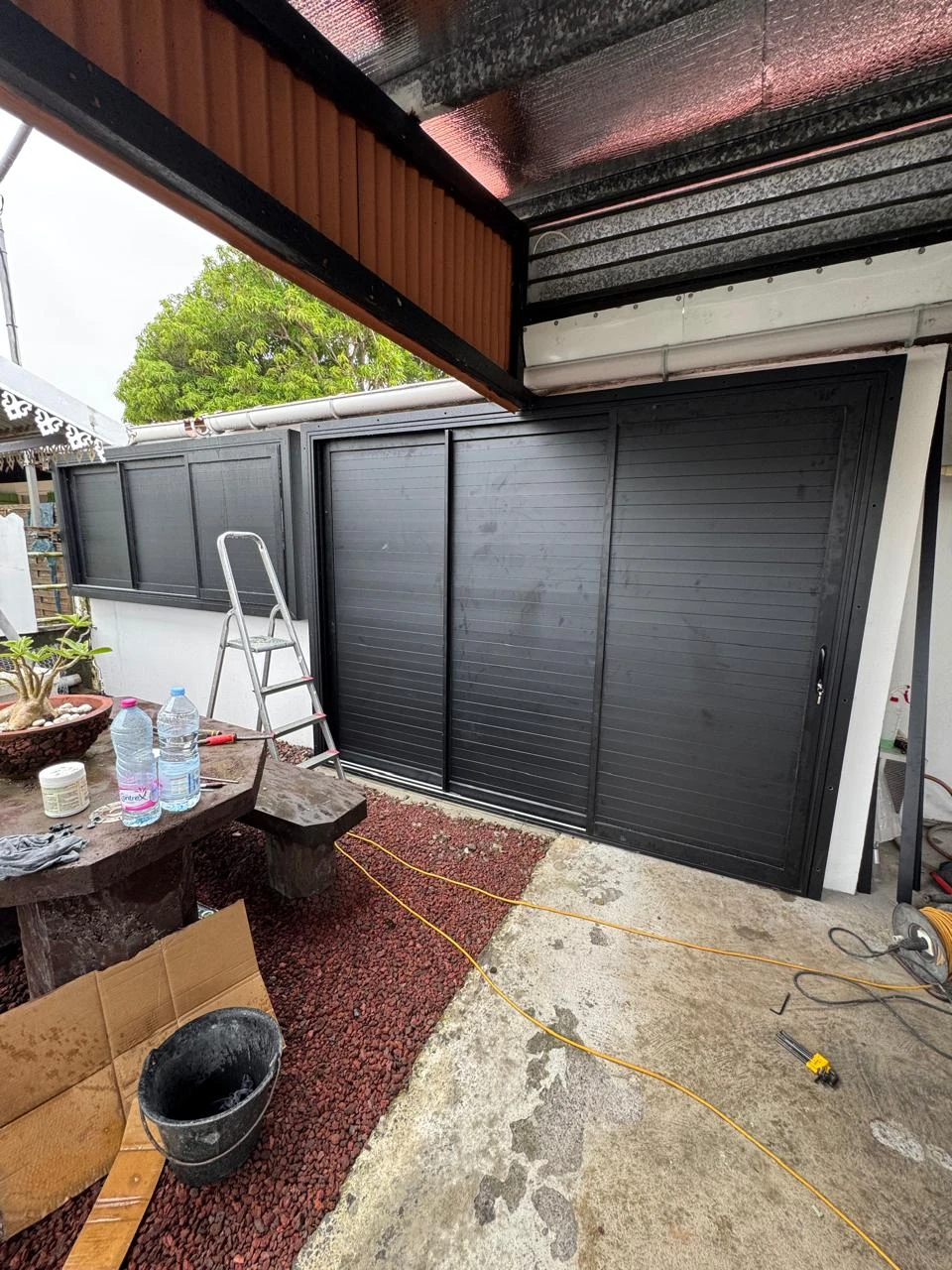 Adaptation aluminium sur mesure fenêtre atypique